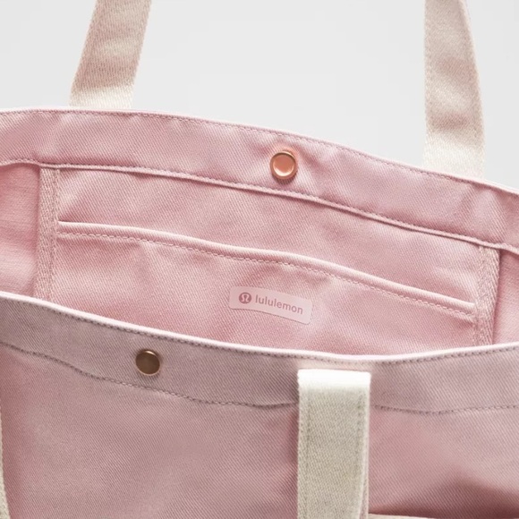 Lululemon Daily Multi-Pocket Canvas Tote Bag 20L Logo- Mink Berry/Light Ivory - Picture 4 of 4